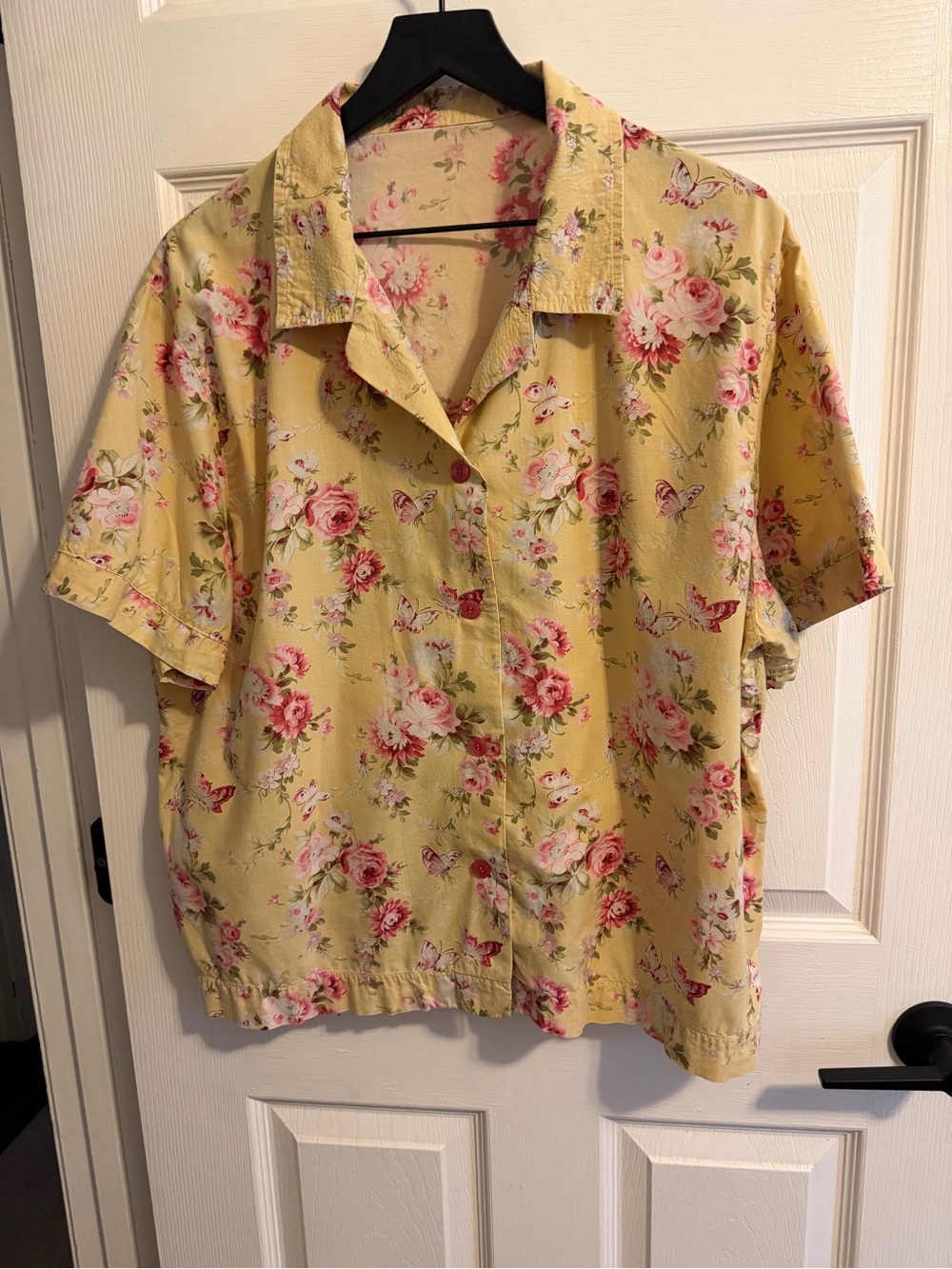 Source Unknown Yellow Floral Short-Sleeve Button-Down Top
